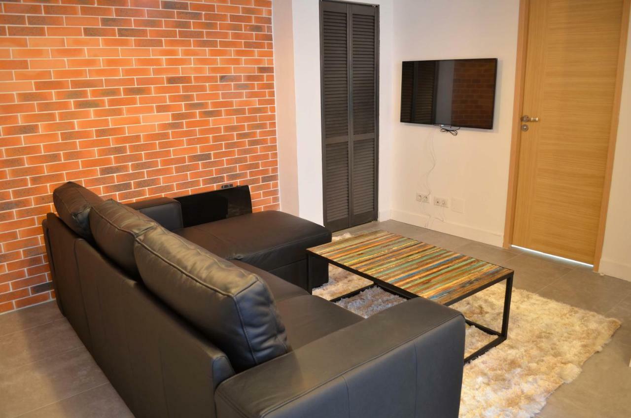 Wood & Bricks, 1 Chambre Au Calme - Centre - Wifi * Biarriz